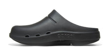 Load image into Gallery viewer, OOFOS OOcloog Clog Black
